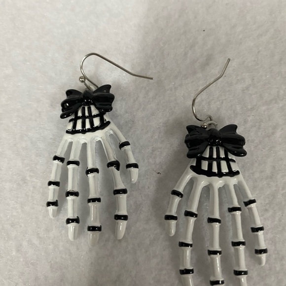 Skeleton Hand Dangle Earrings (DH) - Picture 3 of 5